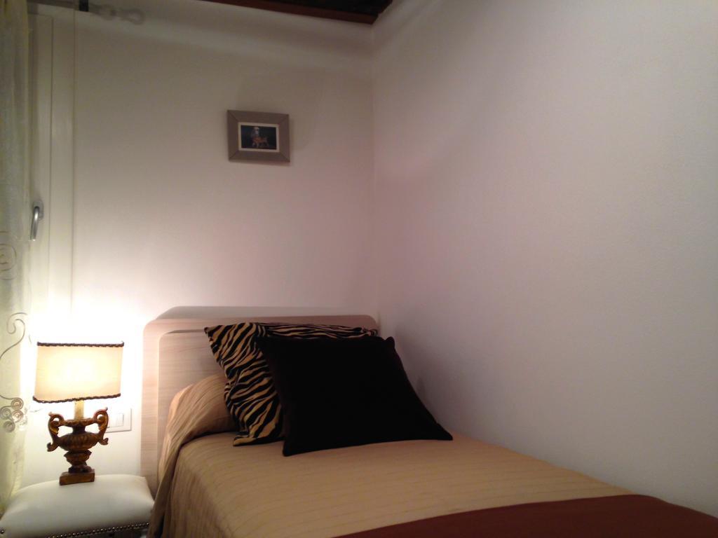 Casa Calle Frezzeria Apartment Venice Room photo